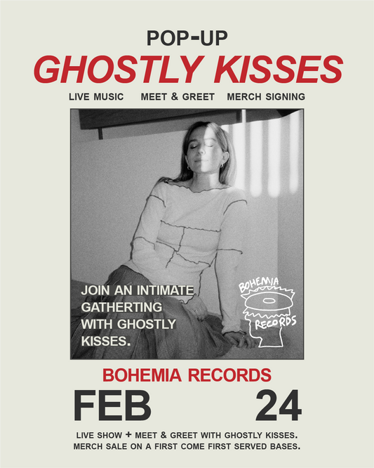 Ghostly Kisses: POP-UP